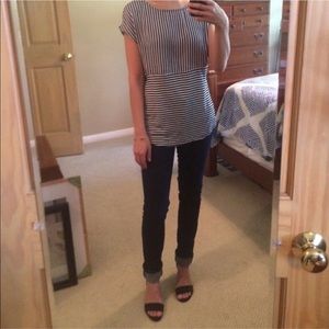 Dark Wash Mid-Rise Chic Skinny Jeans- sz 2/4